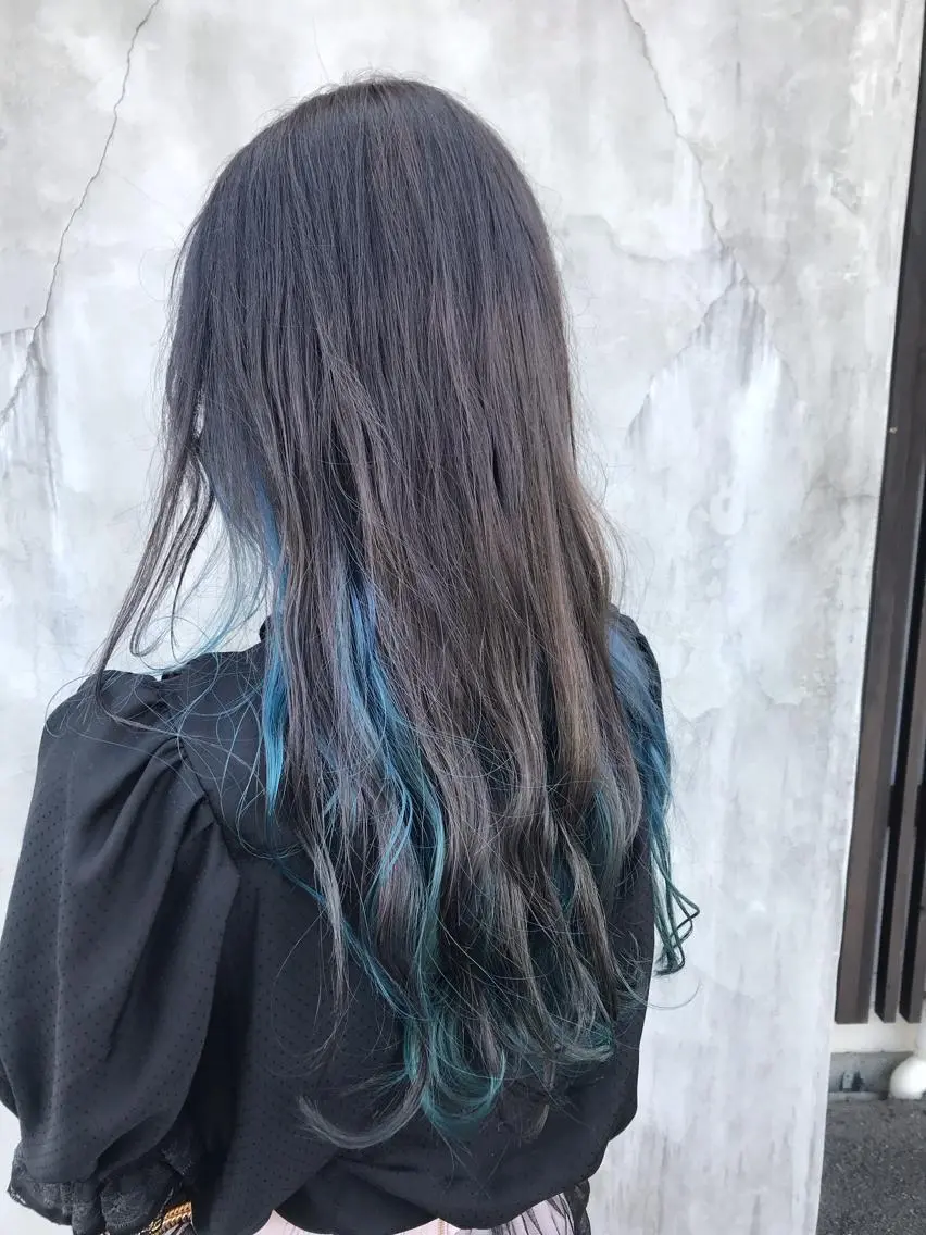 ロング カラー 山口 紗弥のヘアスタイル