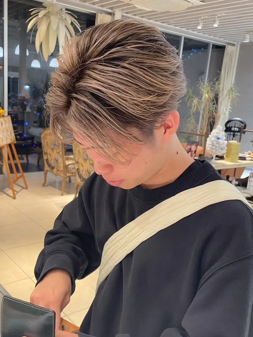 メンズ カラー メンズブリーチ メンズハイライト メンズハイトーン マッシュ ブリーチ obje't cielのヘアスタイル