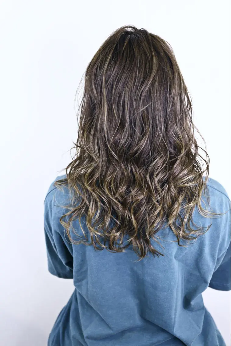 セミロング カラー ブリーチ ケアブリーチ ハイライトカラー ハイライト カット ヘアカラー 髪質改善/イルミナ/ 城崎のヘアスタイル