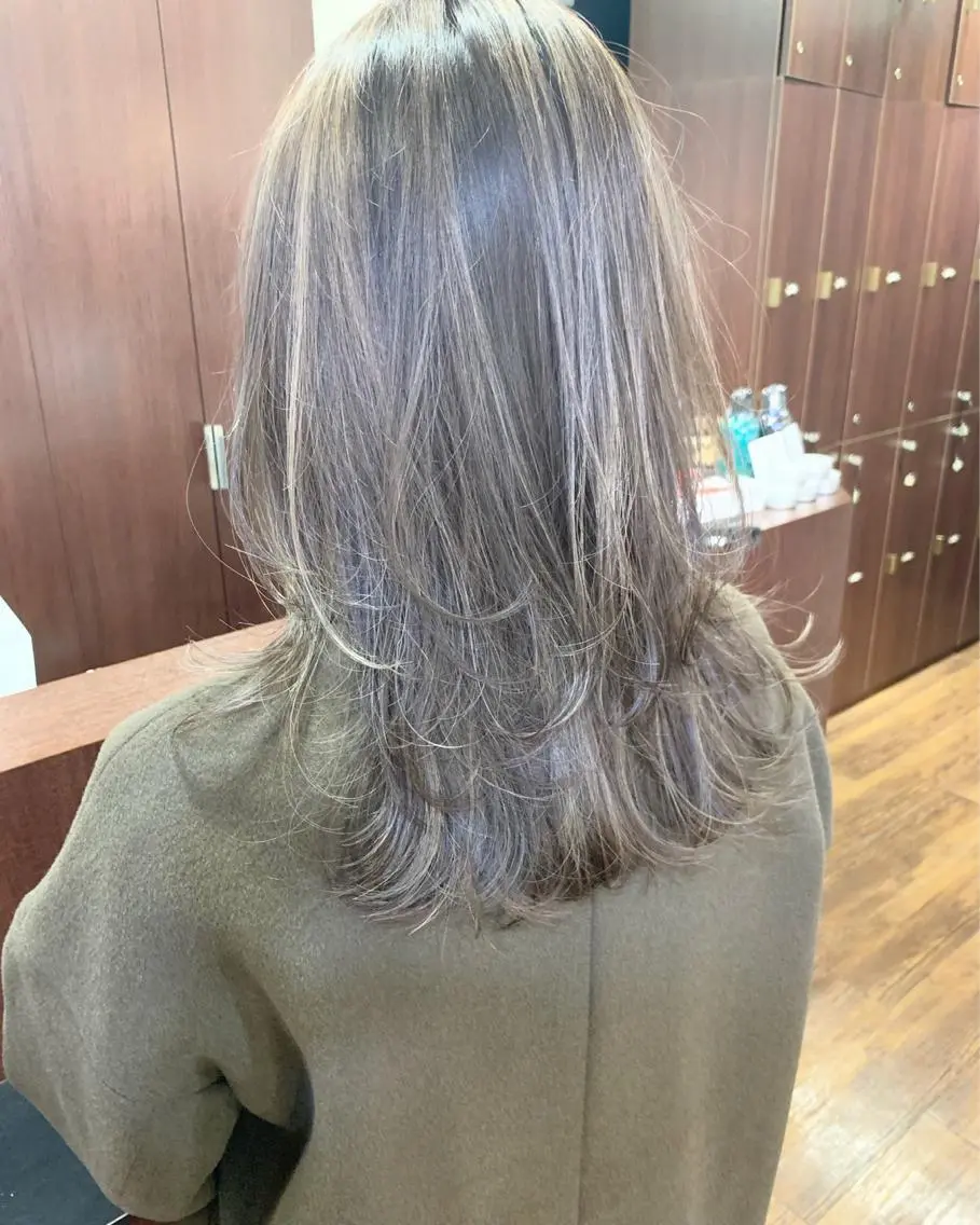 ロング カラー 須田 ゆかりのヘアスタイル