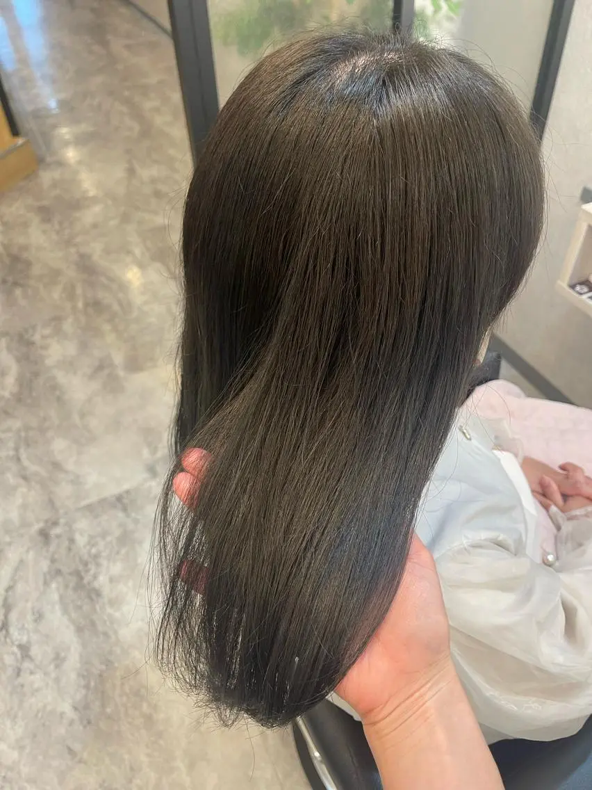 セミロング カラー アディクシーカラー ヘアカラー トリートメント 猪ノ原 弘子のヘアスタイル