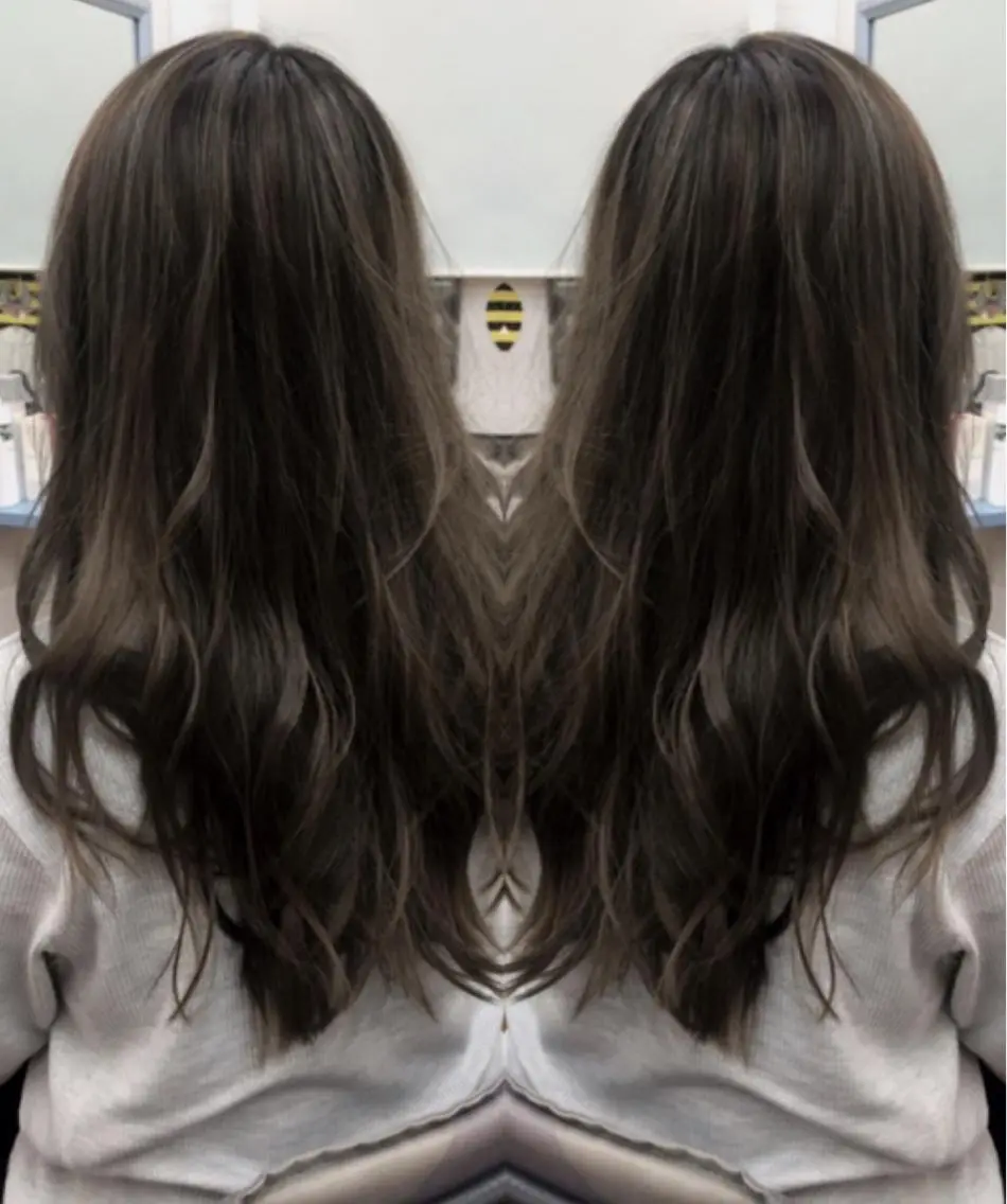 ロング カラー パーマ バレイヤージュ ハイライトカラー 外国人風カラー ハイライト レイヤーカット ヘアカラー 三輪 太一のヘアスタイル