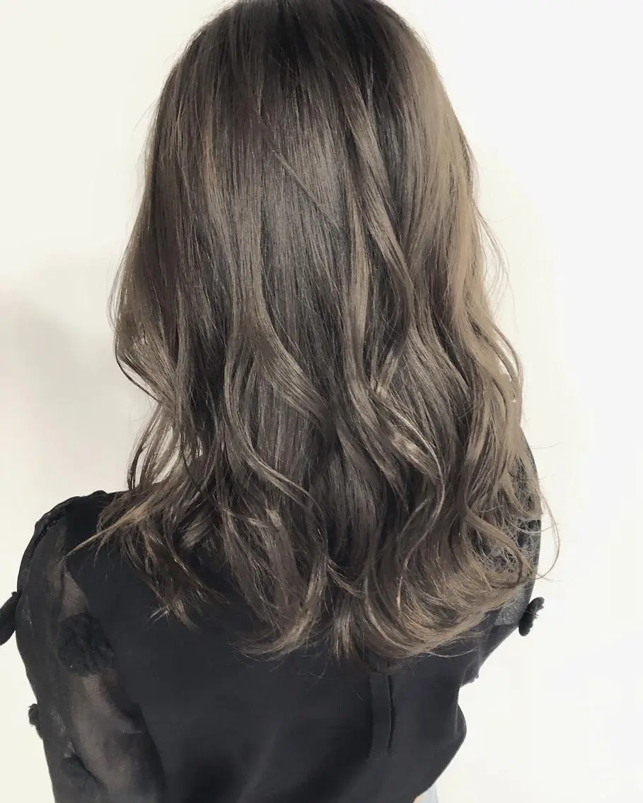 ミディアム カット ヘアカラー 夜23時まで予約🉑 reverieあきらのヘアスタイル