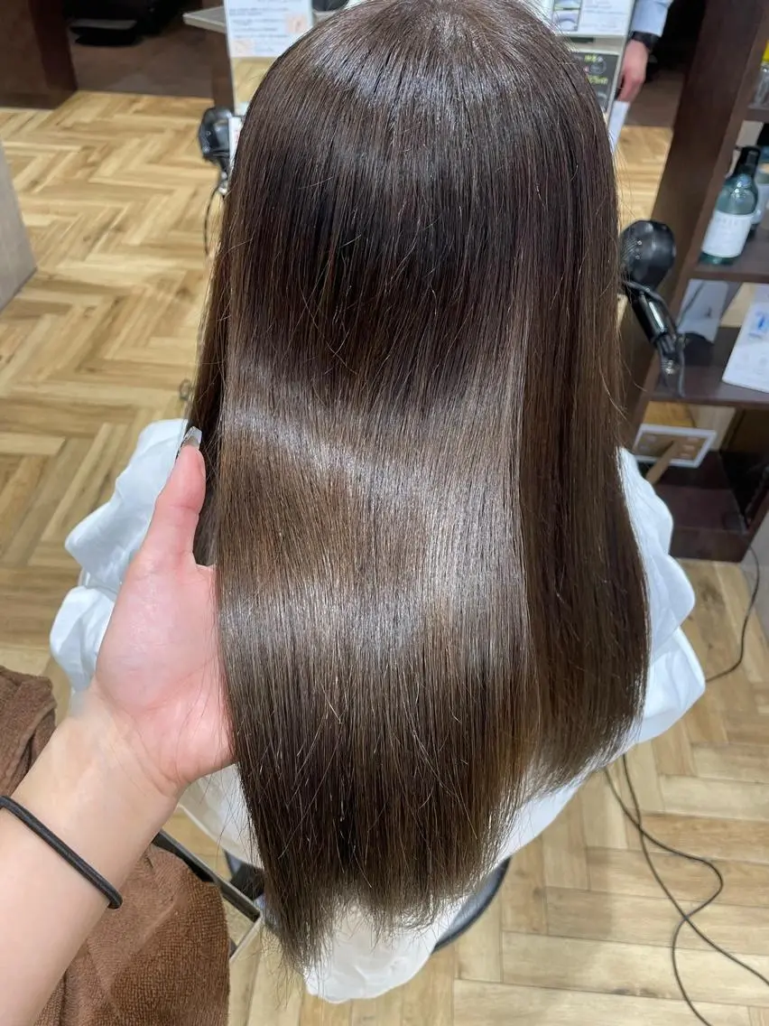 ロング トリートメント 岡村 真子のヘアスタイル