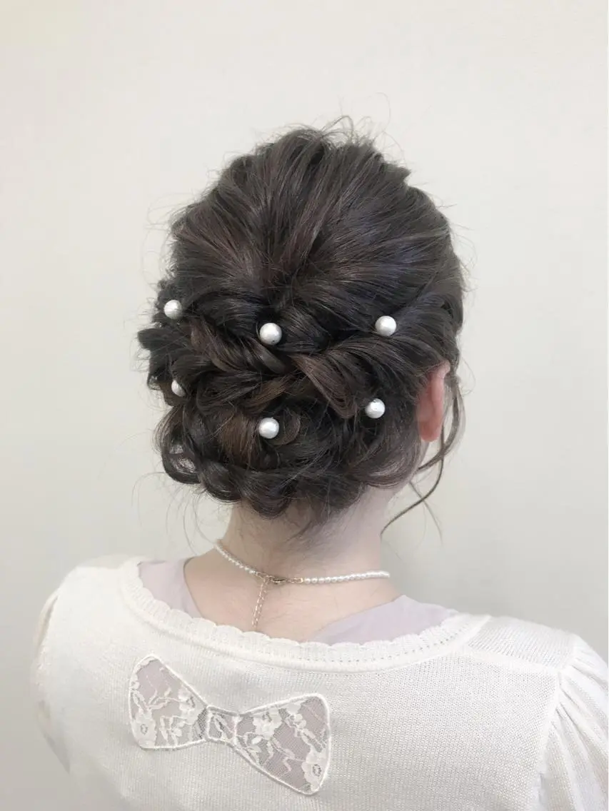 セミロング ヘアアレンジ 沢田 瞳のヘアスタイル