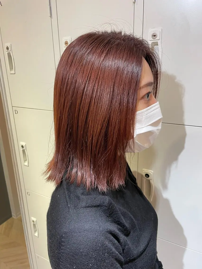 ミディアム カラー akane .のヘアスタイル