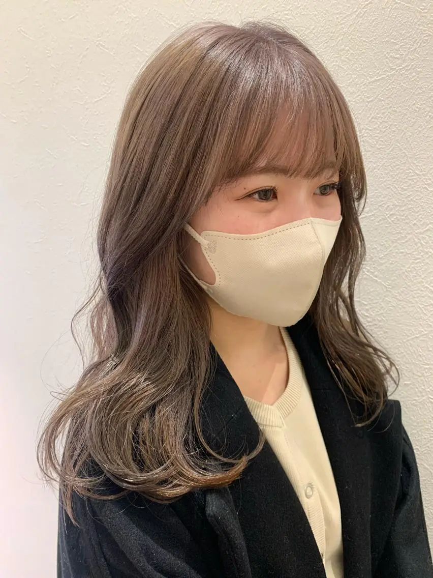 ロング カラー ベージュカラー ブリーチ hubhair レイヤー/透明感のヘアスタイル