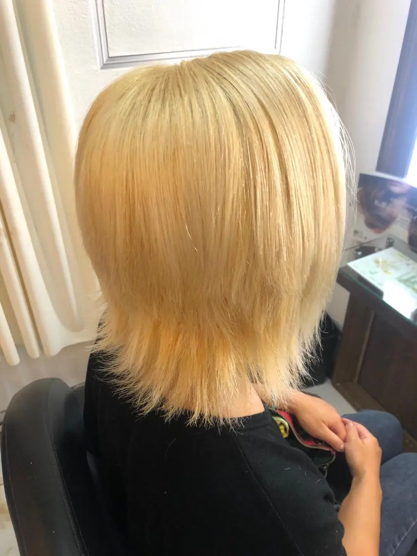 ショート カラー ブリーチ 抜きっぱなしブロンド ウルフカット 🍀アレンジ簡単ヘア ☘️石田万里奈🍀のヘアスタイル