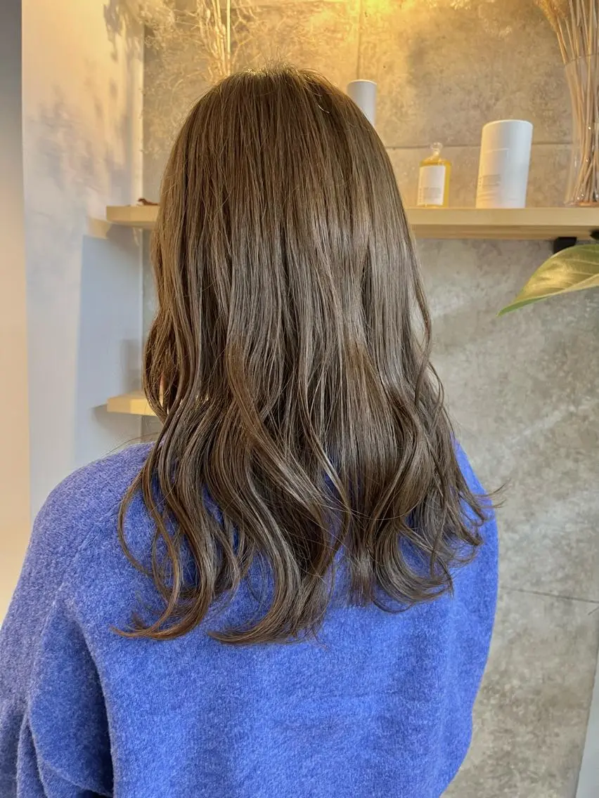 セミロング カラー ブリーチ ケアブリーチ ダブルカラー イヤリングカラー ハイライトカラー カット ヘアカラー トリートメント ハイトーンカラ ー/小川のヘアスタイル
