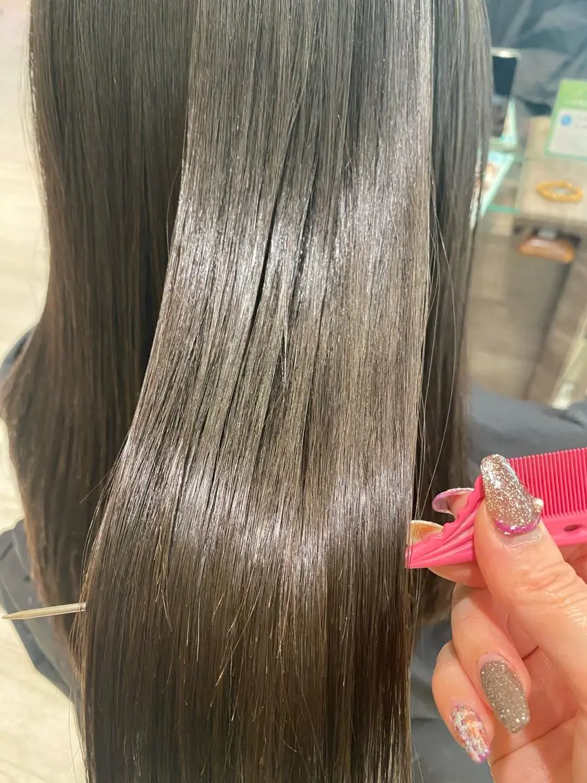 ロング トリートメント 酸熱トリートメント 小顔レイヤー/ ベージュ🤍Rieのヘアスタイル