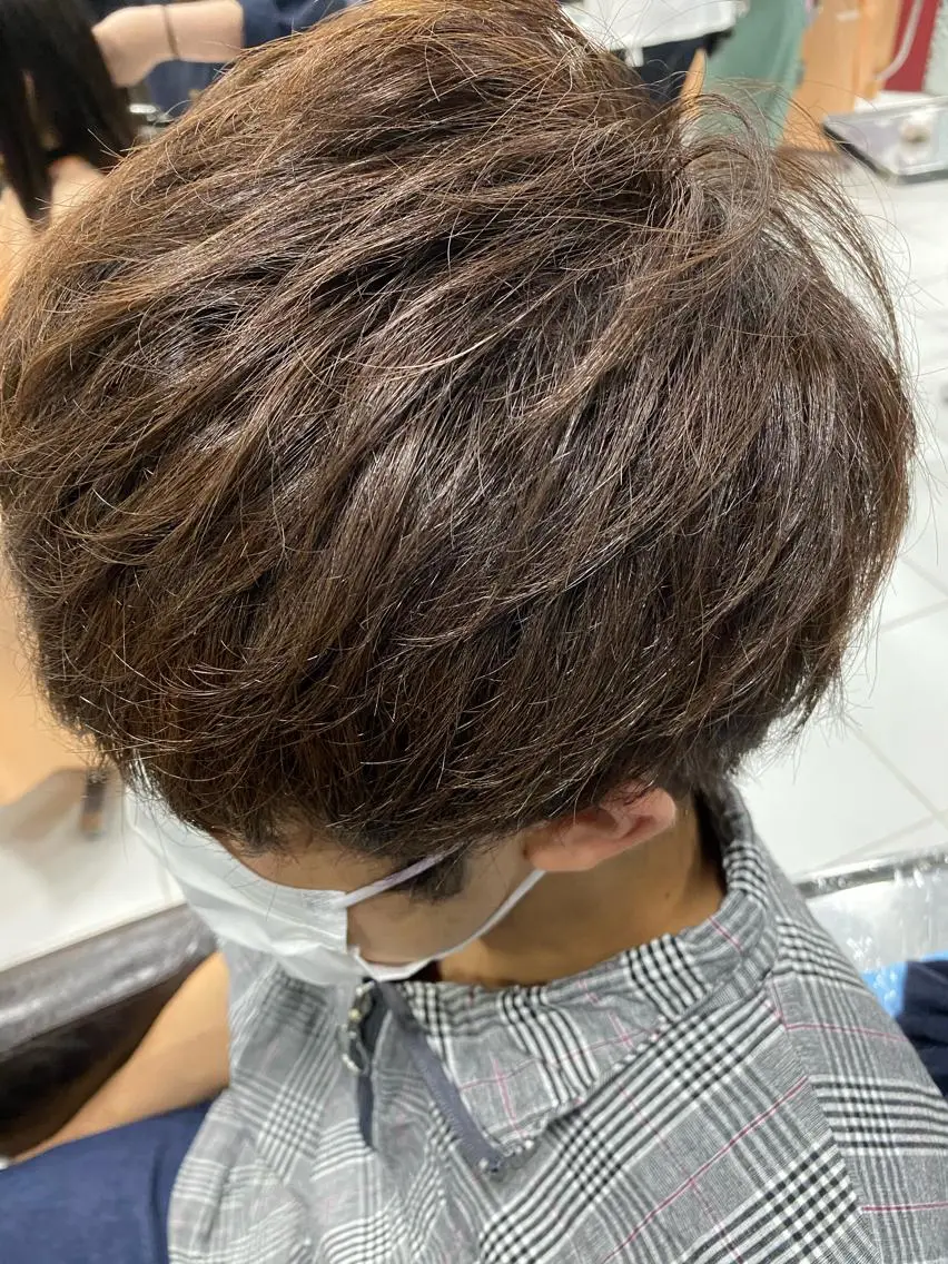 メンズ グレージュ達人/赤み 消し/ブリーチ/岩崎のヘアスタイル
