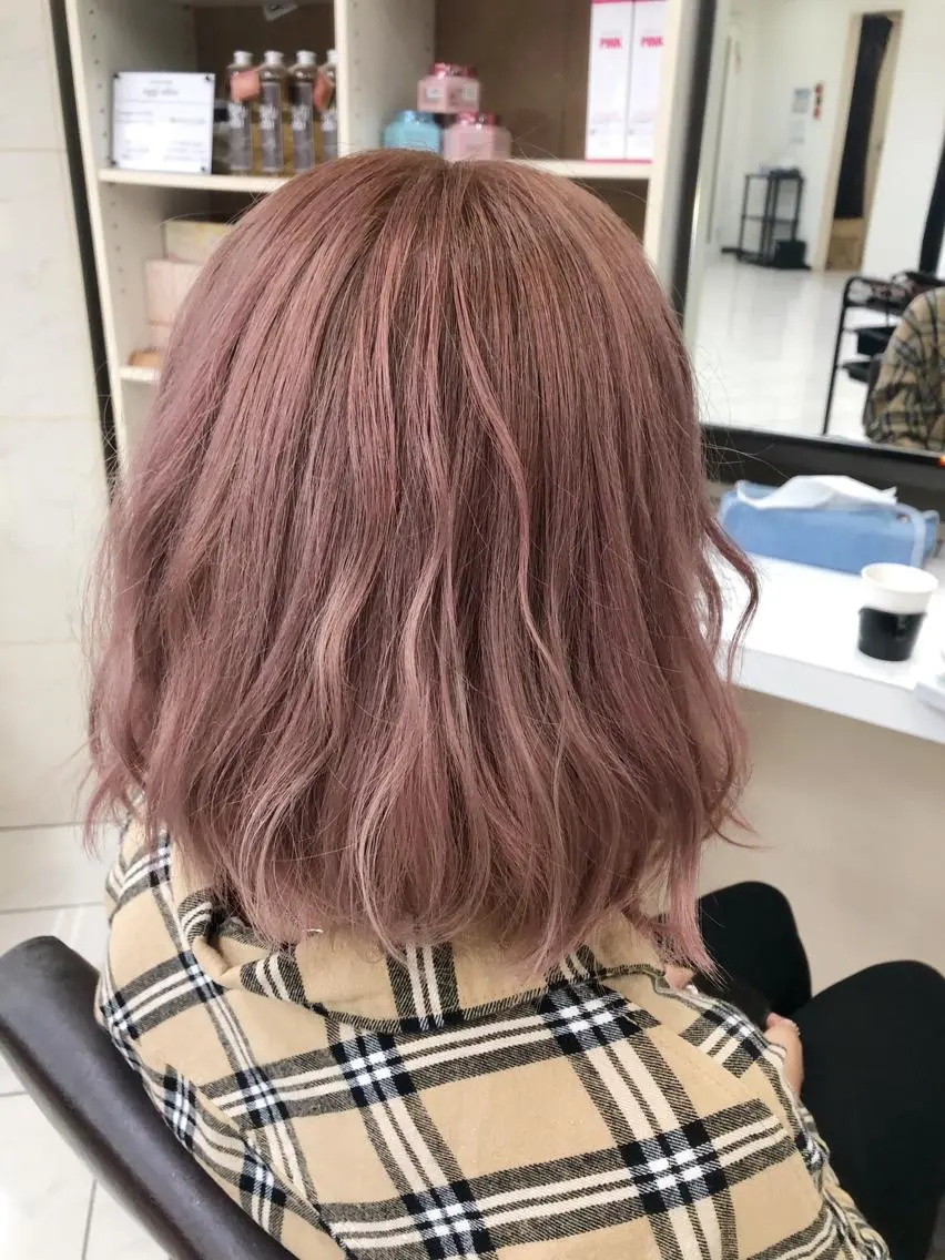 ミディアム カラー 有人/バレイヤージュ /シャドールーツのヘアスタイル