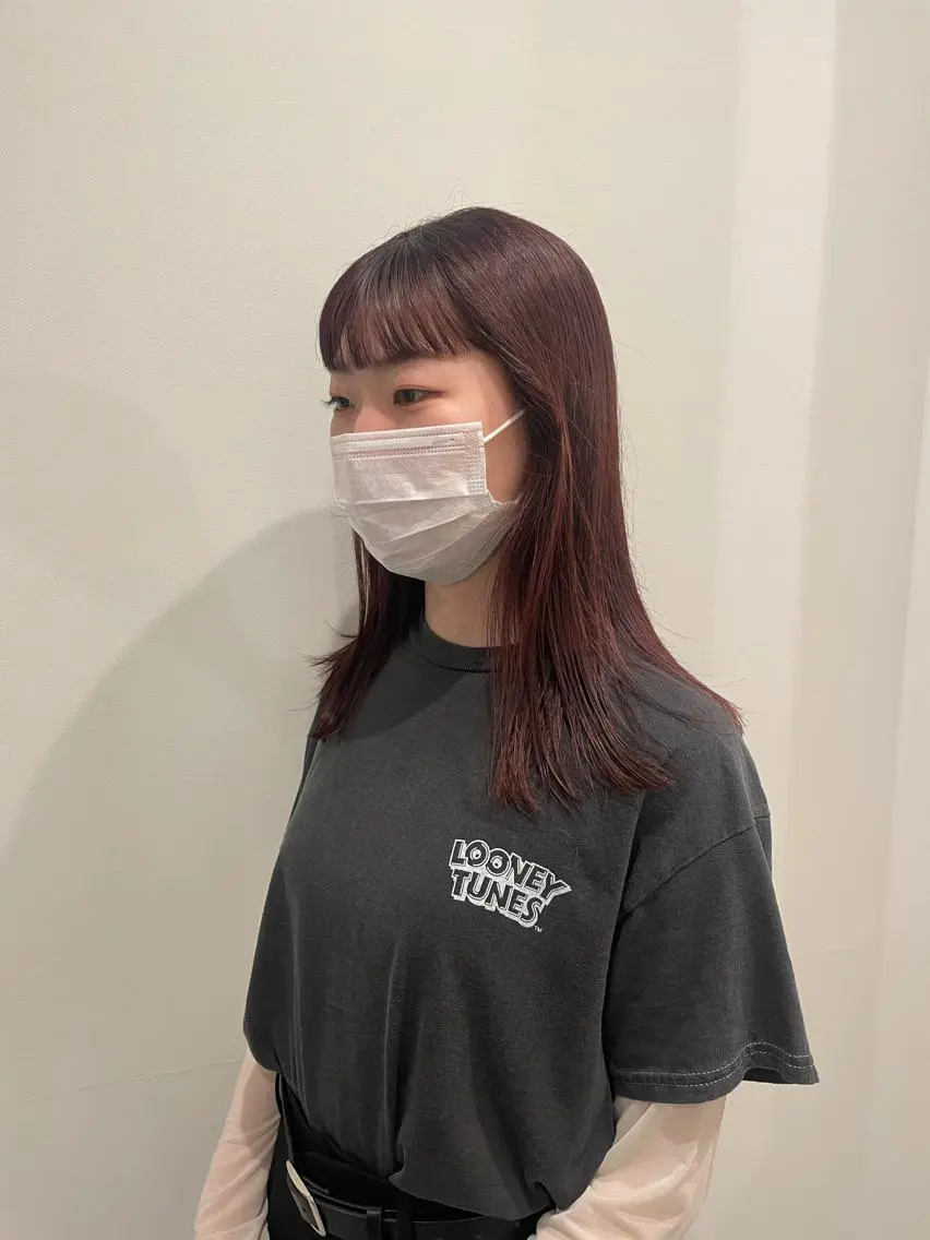 ロング カラー ボルドーカラー 渋谷 留菜のヘアスタイル