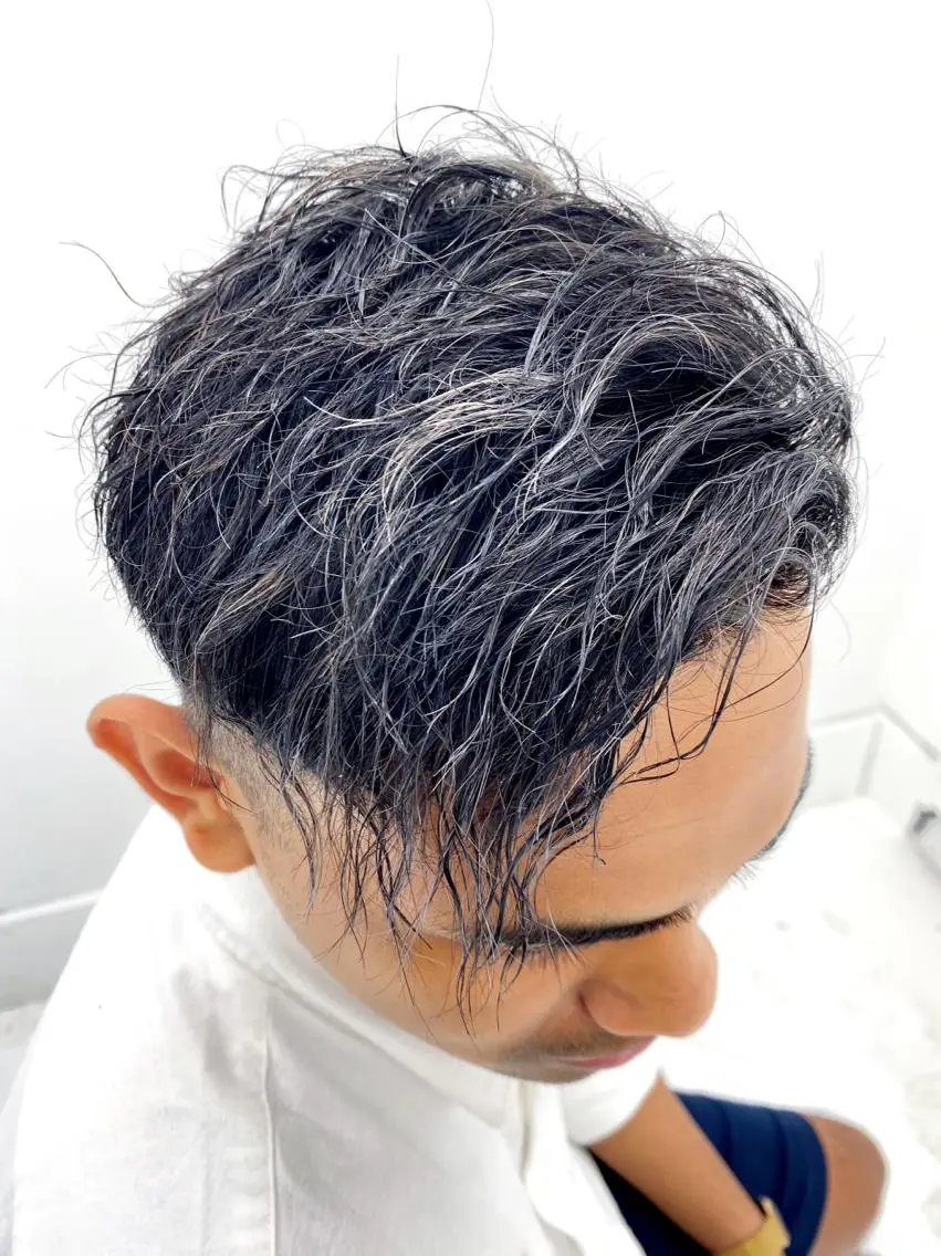 ショート ハイライト 豊崎 佑輔のヘアスタイル
