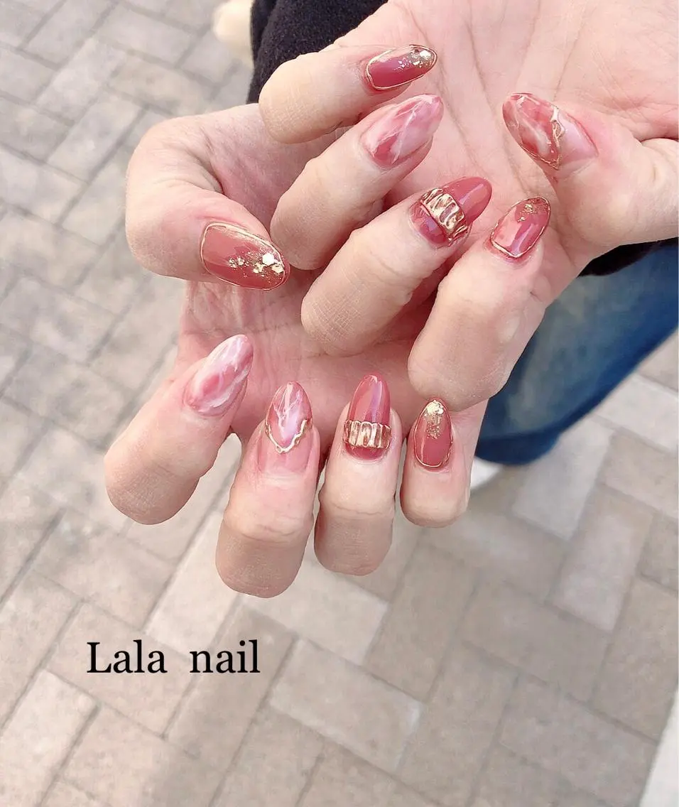 ネイル ミラーネイル ニュアンスネイル 春ネイル Lala nailのネイルデザイン