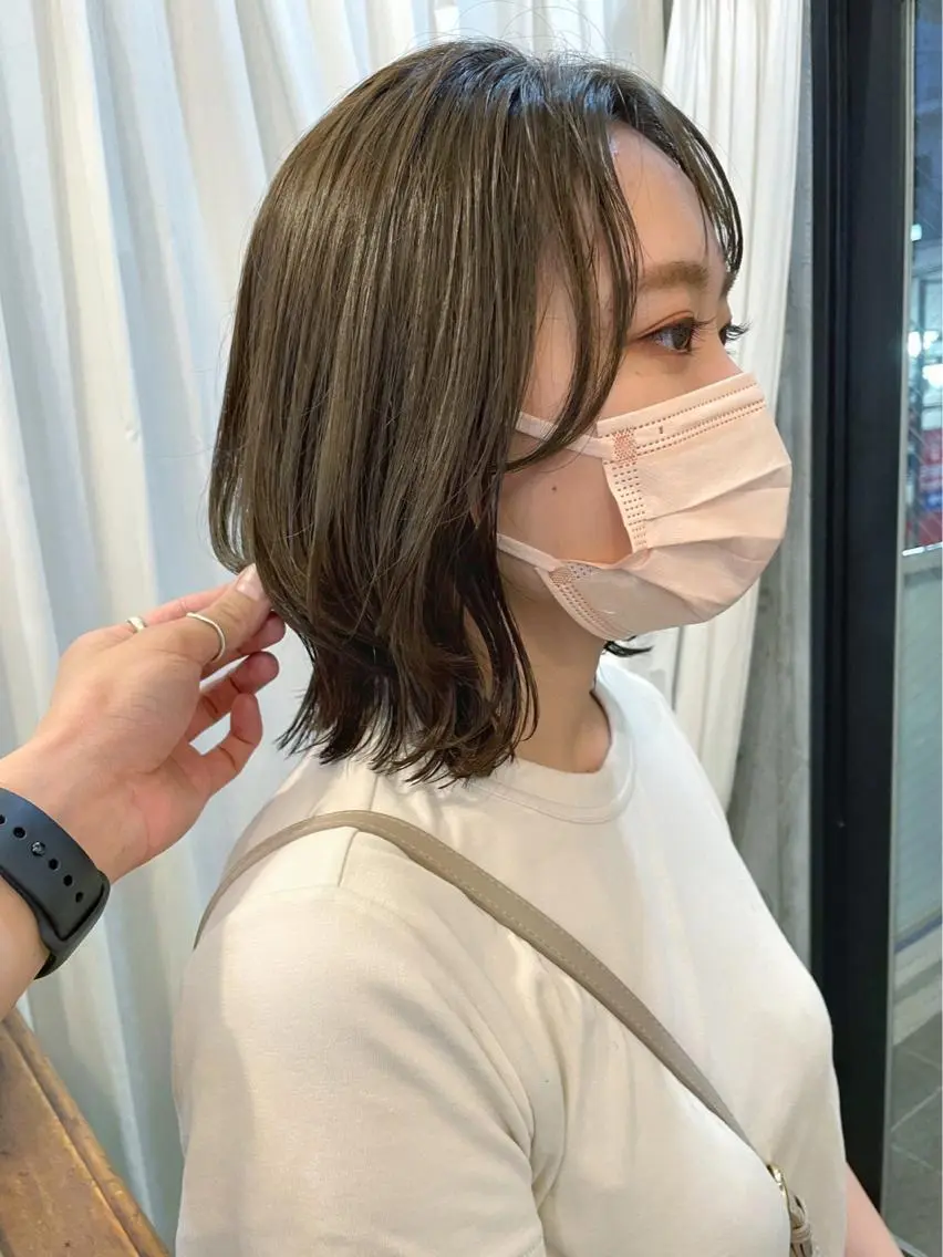 ミディアム カラー アッシュ シルバー シルバーアッシュ カット ヘアカラー トリートメント HIROKI ”博多 /ボブのヘアスタイル