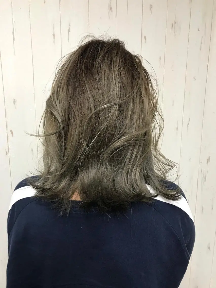 セミロング カラー バレイヤージュ レイヤーカット AN'TIA小作代表 ⭐︎kazuma⭐︎のヘアスタイル