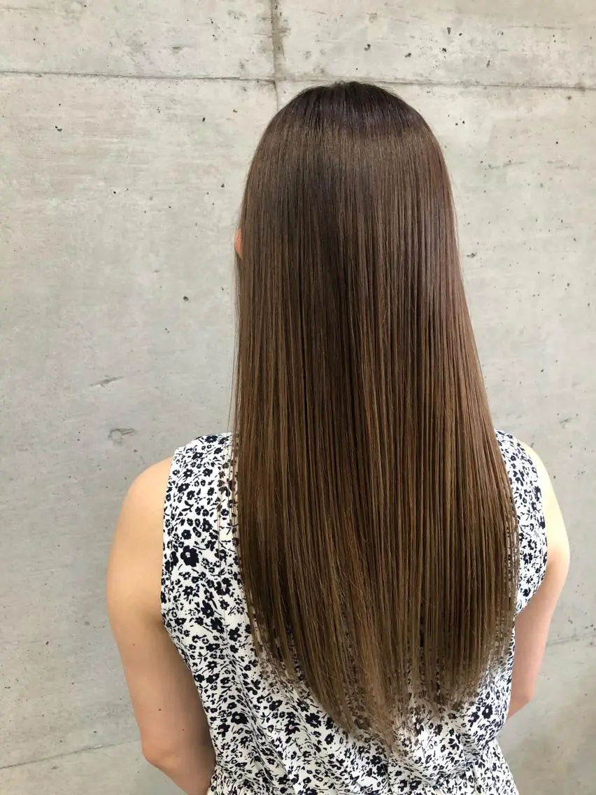 ロング カラー ベージュカラー ブリーチ トリートメント 大栗 佑也  髪質改善のヘアスタイル