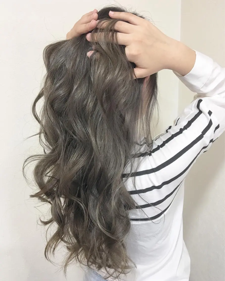 ロング ヤマグチ ヒカルのヘアスタイル