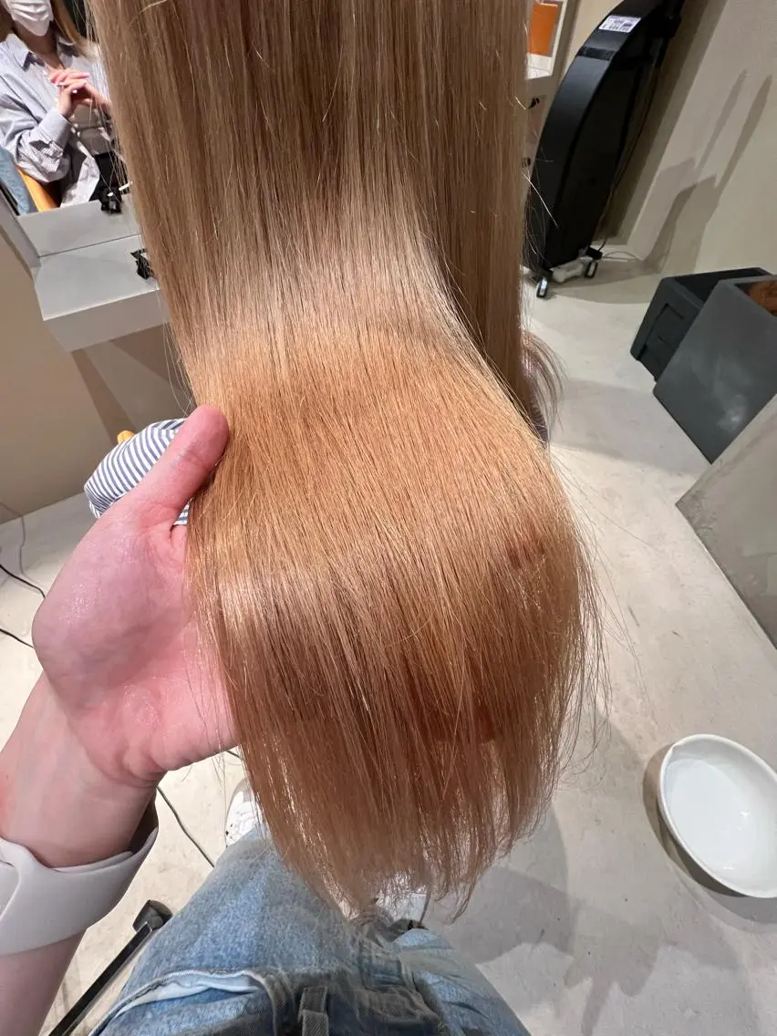 ロング レイヤーカット NERO加藤木麻彩のヘアスタイル