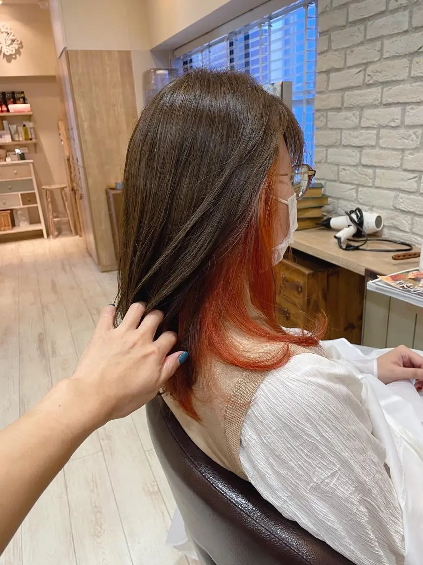 セミロング カラー グレージュ 清水 有実子のヘアスタイル