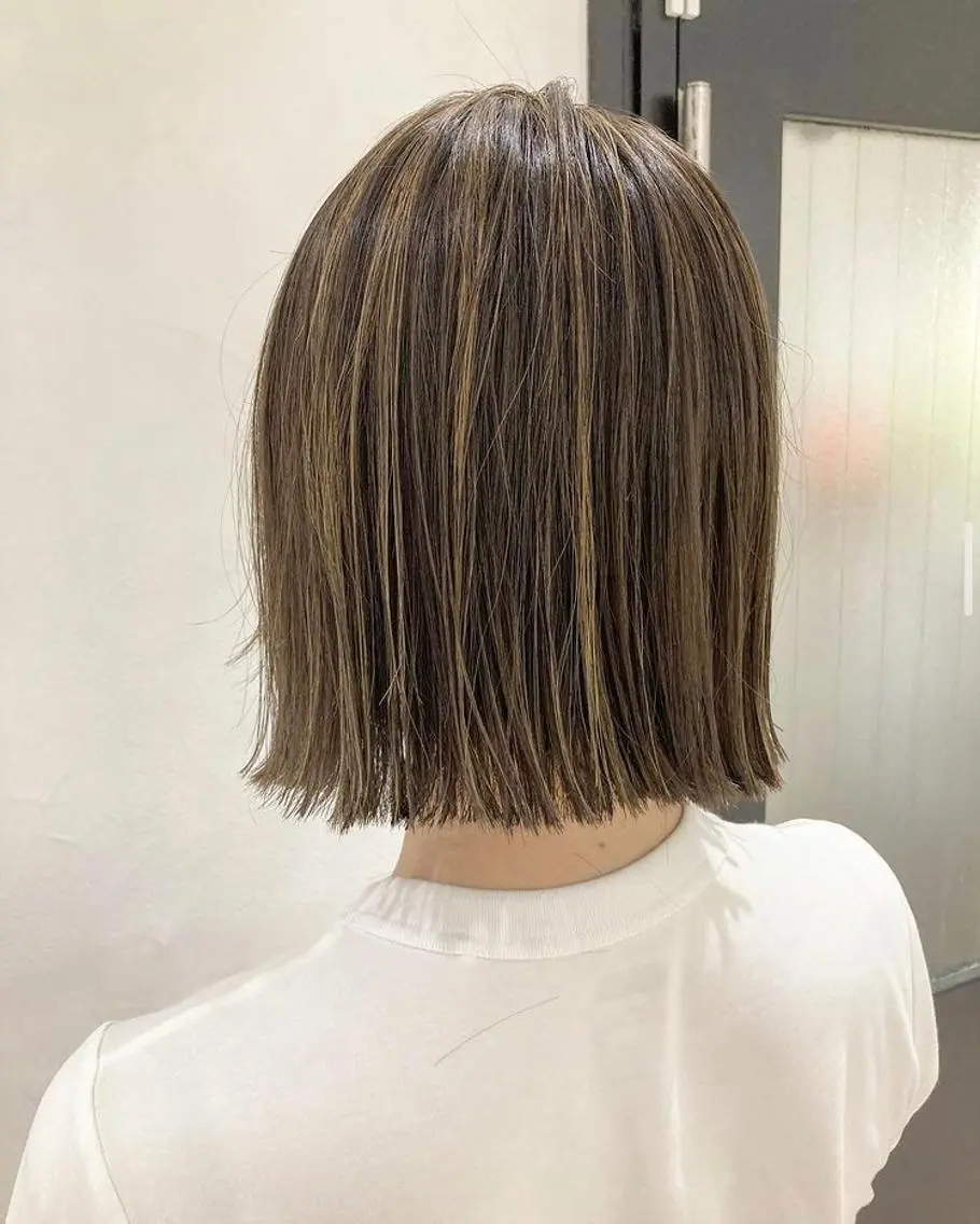 ショート カラー ヘアアレンジ 切りっぱなしボブ ショートボブ 透明感カラー ハイライトカラー ボブ エグチ アキラのヘアスタイル