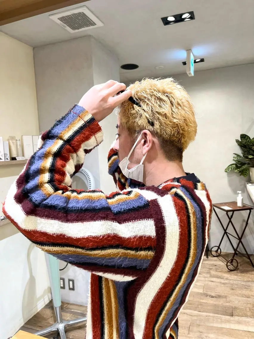 ショート カラー メンズ メンズハイトーン メンズショート メンズベリーショート ベリーショート ハイトーンカラー 🌿パーマ/ ナチュラル/蒼真🍃のヘアスタイル
