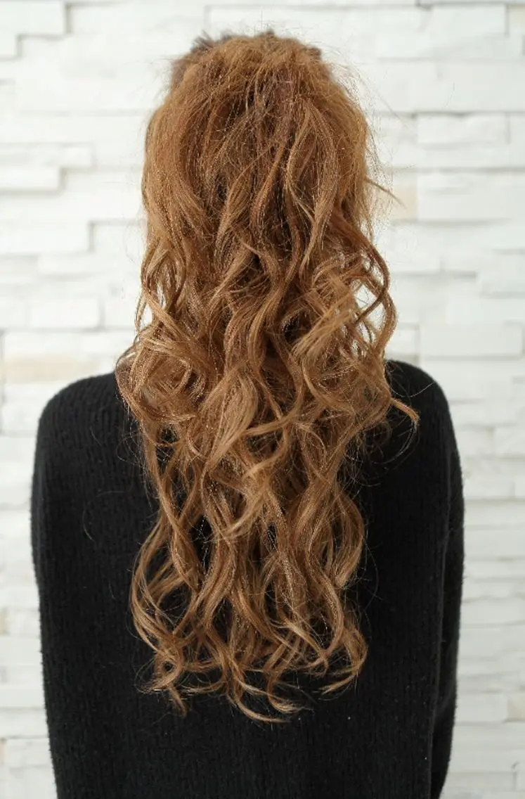 ロング カラー パーマ ヘアアレンジ 大阪レミーエクステ チビ編み込みのヘアスタイル