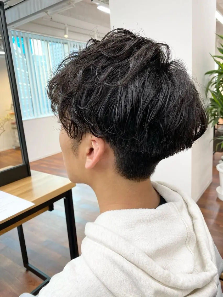 パーマ メンズ メンズパーマ メンズツイストパーマ ツイストパーマ 岡本 智次のヘアスタイル