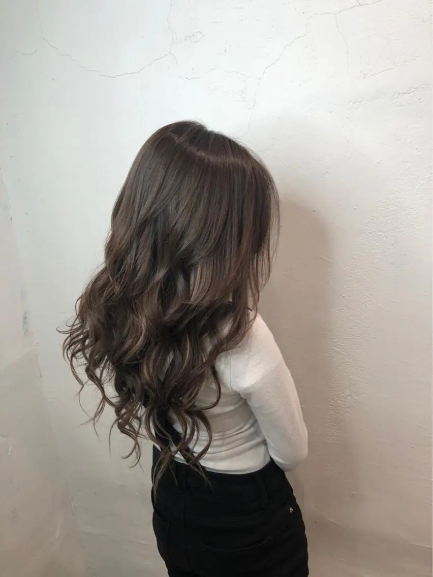 ロング カラー パーマ ヘアアレンジ メンズ まつげと眉 Meliaのマツエク・マツパデザイン
