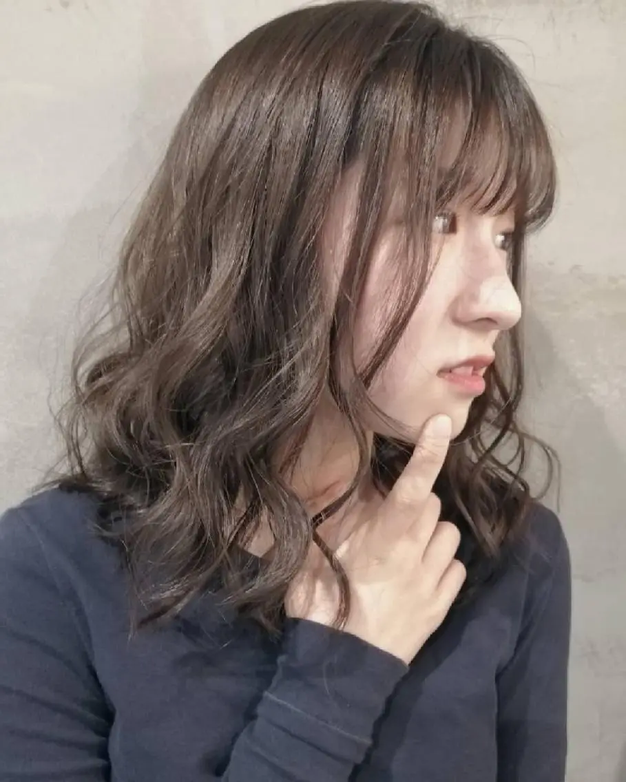 ミディアム カラー グレージュ ヘアカラー トリートメント ブリーチ・ハイトーン 特化🎉内山のヘアスタイル