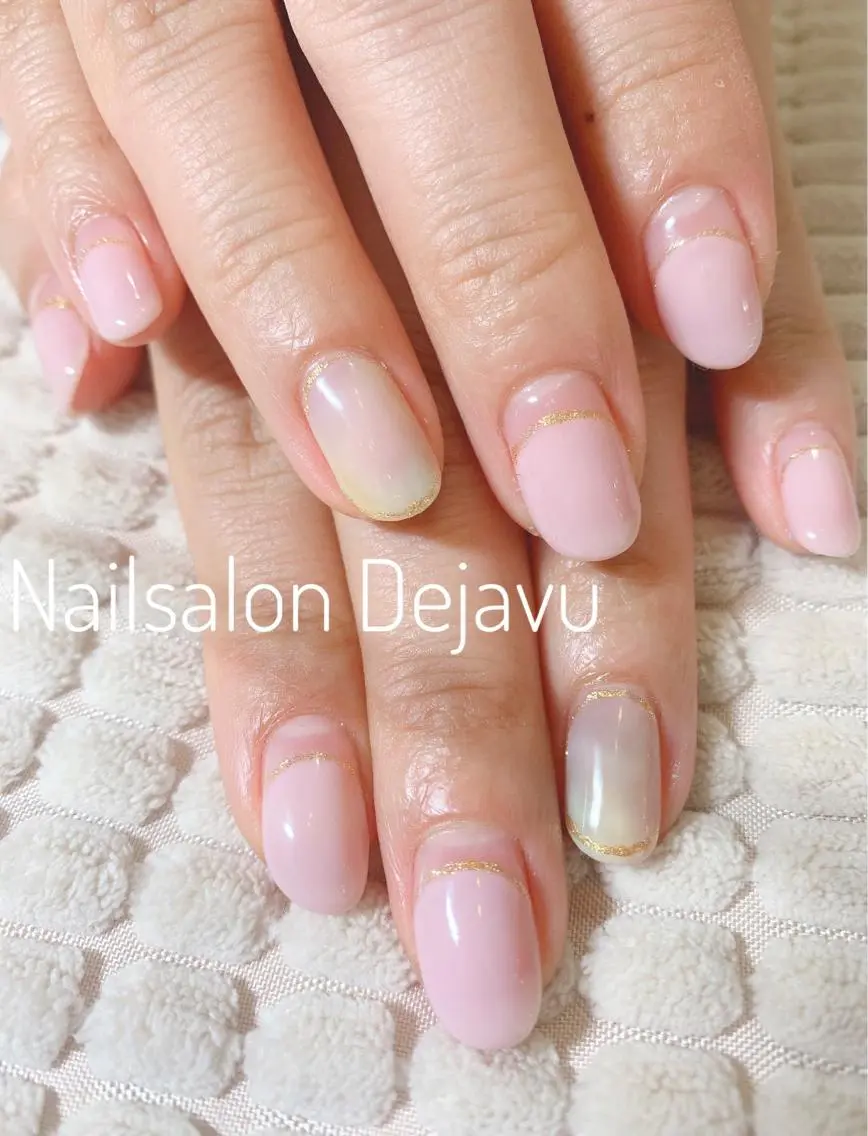 ネイル アートネイル フレンチネイル ラメ(グリッター) ワンカラーネイル Nail salon Dejavu 🌿のネイルデザイン