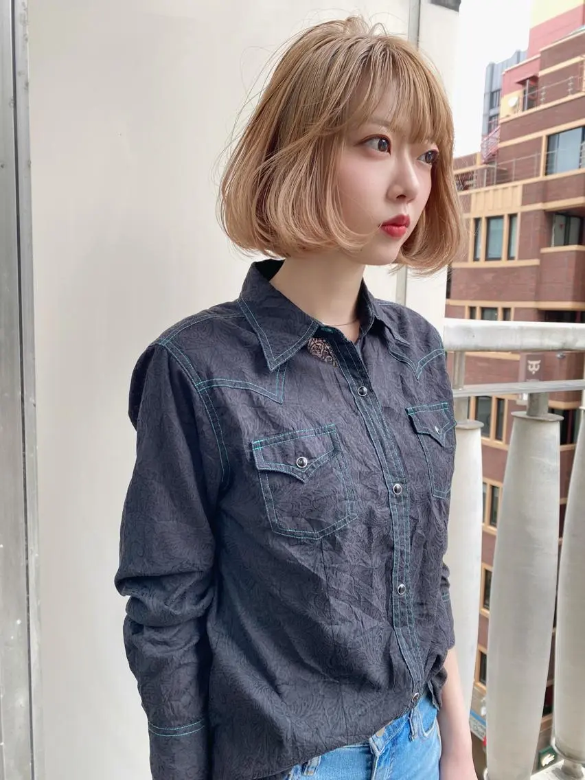 ショート カラー ベージュカラー ボブ ハイトーン✨ボブ✨ 篠崎良訓のヘアスタイル