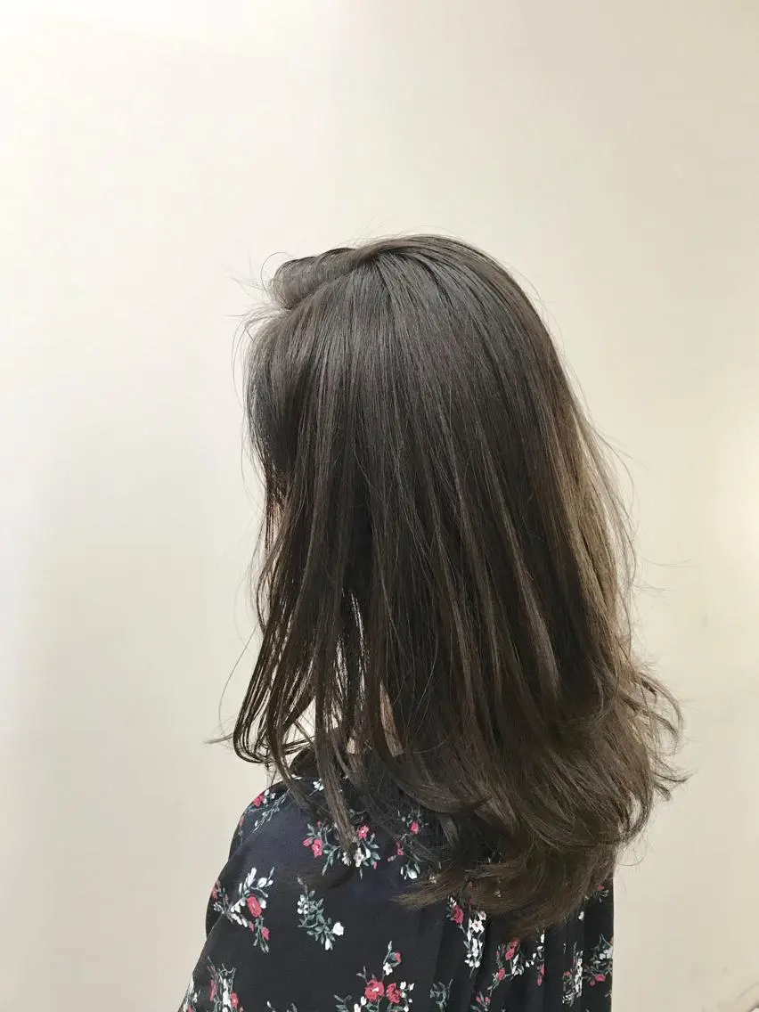 セミロング カラー カット ヘアカラー ブリーチカラー/ 岩破瑞希のヘアスタイル