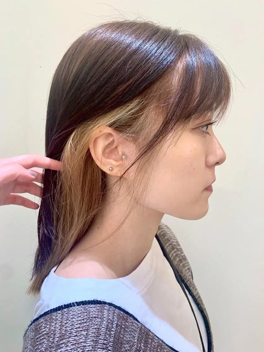 セミロング カラー ベージュカラー ブリーチ 塩谷 雪花のヘアスタイル