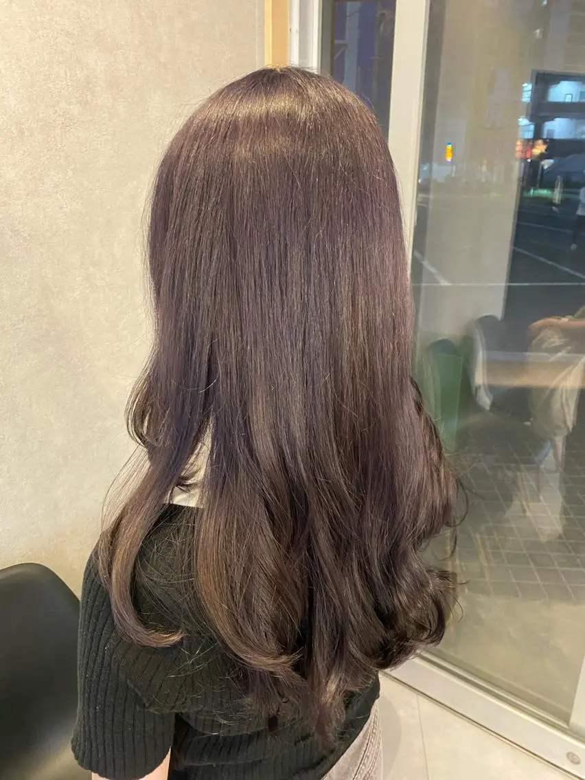 カラー ラベンダーカラー レイヤーカット・透明 感カラー✨️春山栞菜のヘアスタイル