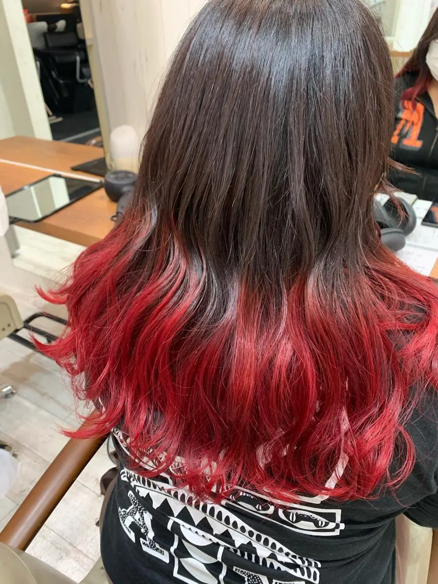 ロング カラー グラデーションカラー レッドカラー 髪質改善×レイヤー 高嶋のヘアスタイル