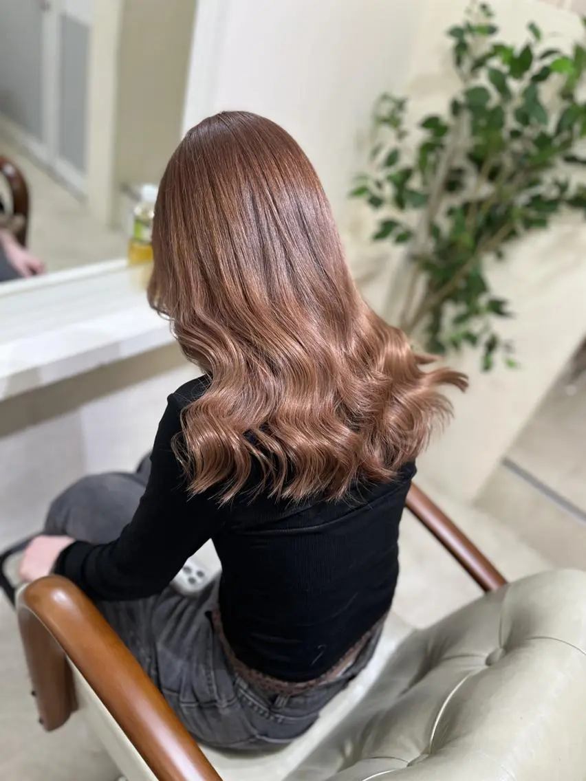 セミロング カラー ミルクティー量産💙 💙ブリーチ特化💙のヘアスタイル