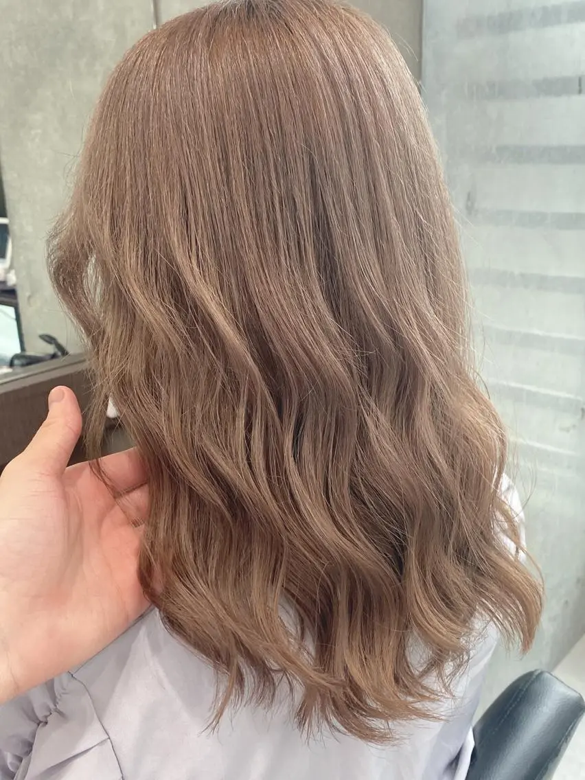 セミロング カラー アッシュ アッシュグレー アッシュグレージュ バレイヤージュ ミストバング カット ヘアカラー トリートメント ハイトーン特化💍 NØRN💍韓国のヘアスタイル