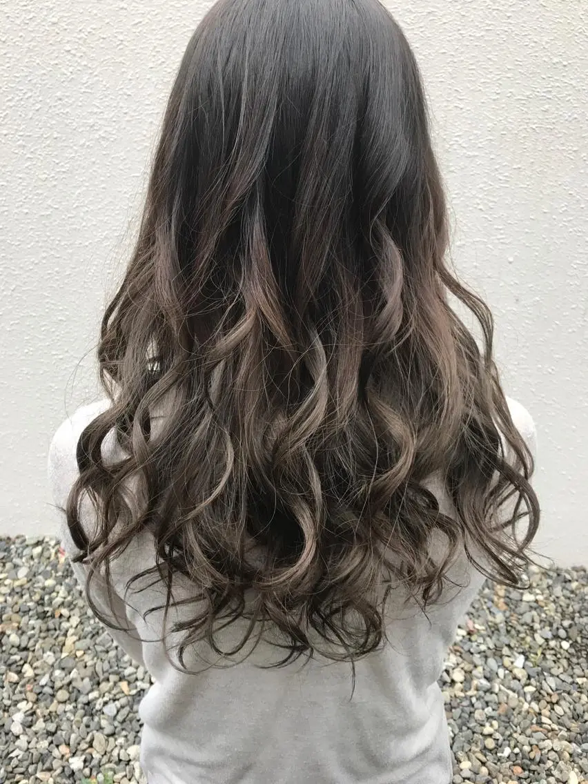 ロング カラー 髪質改善TR 透明感カラーHanaのヘアスタイル