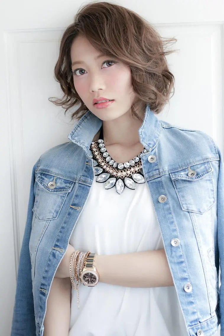 ミディアム EIGHT plum TOKIOリミテッドのヘアスタイル