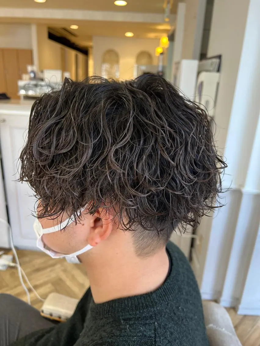 ショート パーマ メンズ メンズパーマ 波巻きパーマ スパイラルパーマ メンズ特化 ナカネ カツヤのヘアスタイル