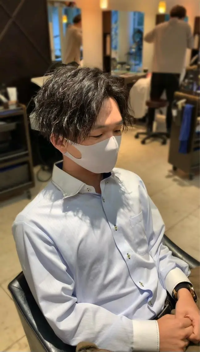 パーマ メンズ センターパート メンズパーマ メンズツイストパーマ ツイストパーマ カット パーマ トリートメント メンズ専門 井藤 雅也のヘアスタイル