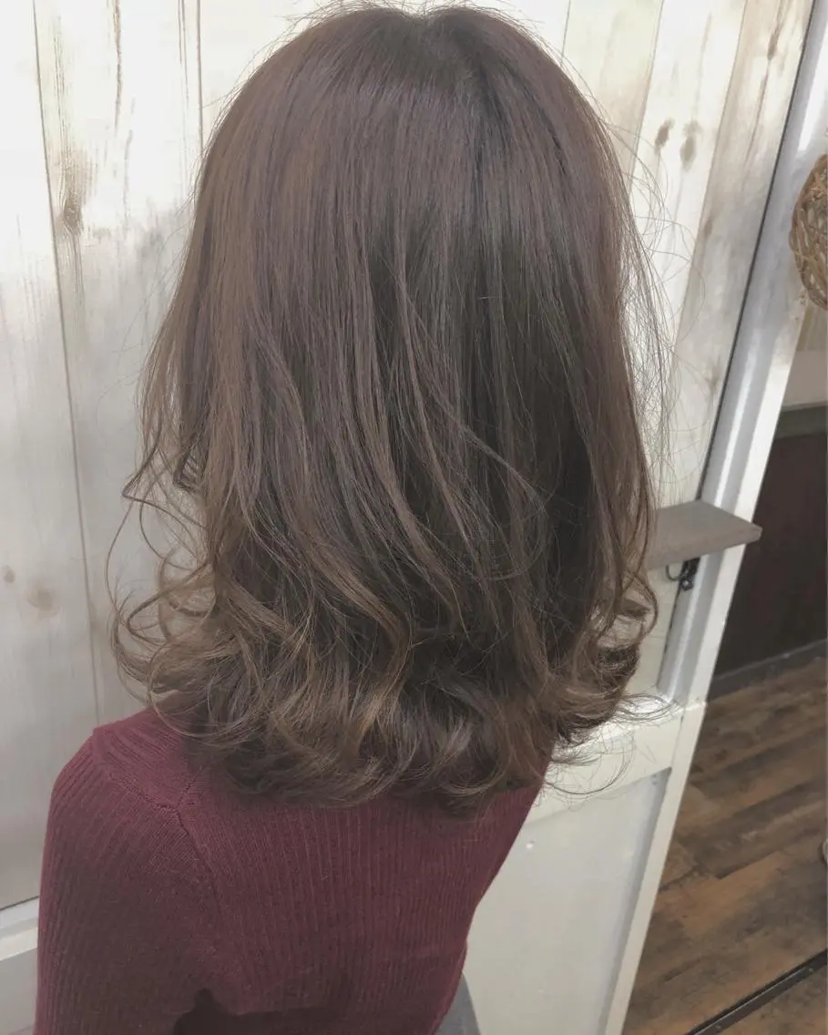 ミディアム Loob.TOKYO MIYA🌈のヘアスタイル