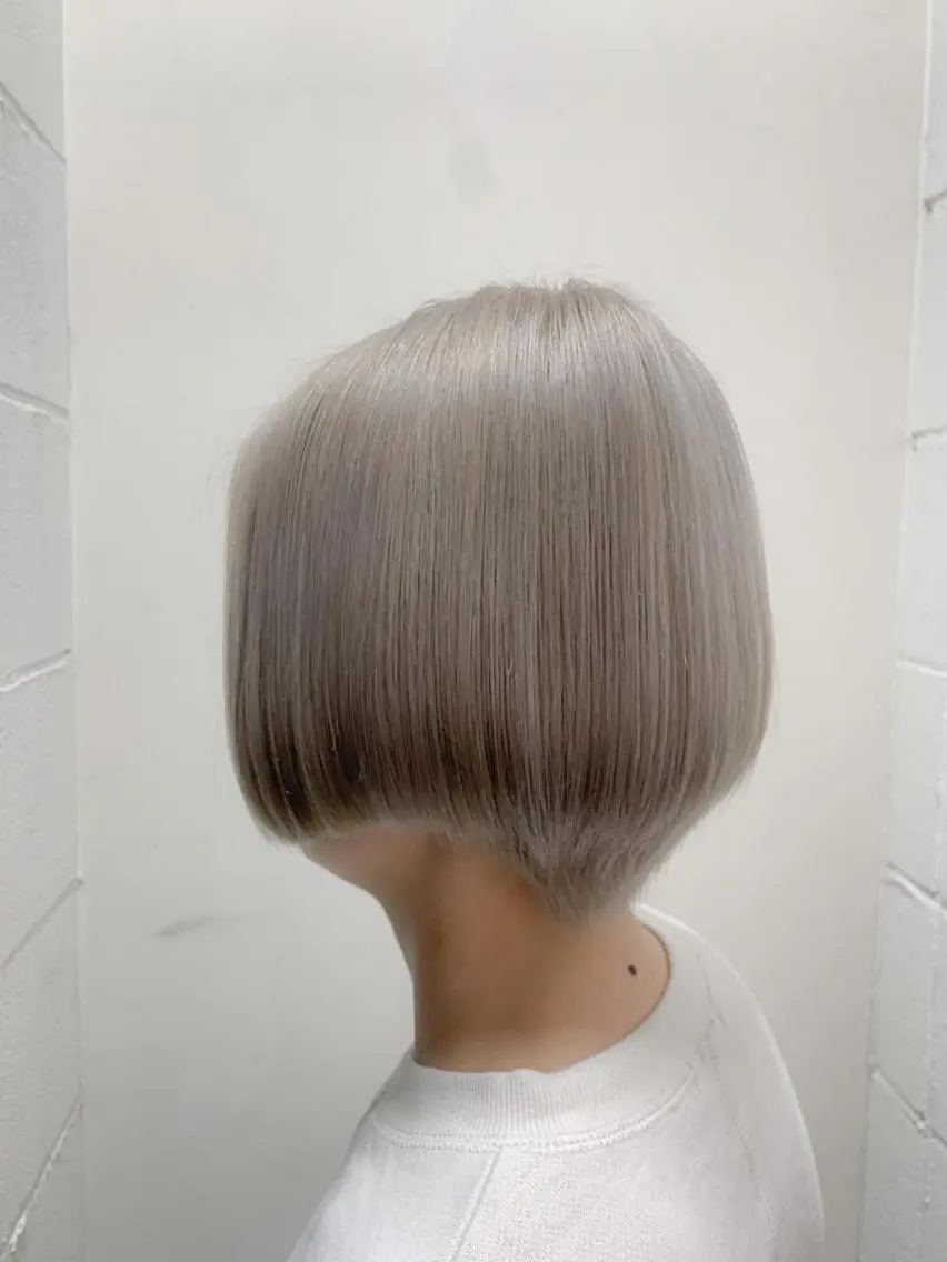 ショート カラー ヘアアレンジ ブリーチ ブロンド ケアブリーチ ホワイトブロンド ヘアカラー トリートメント THE./ブリーチ 透感カラー/髪質改善のヘアスタイル