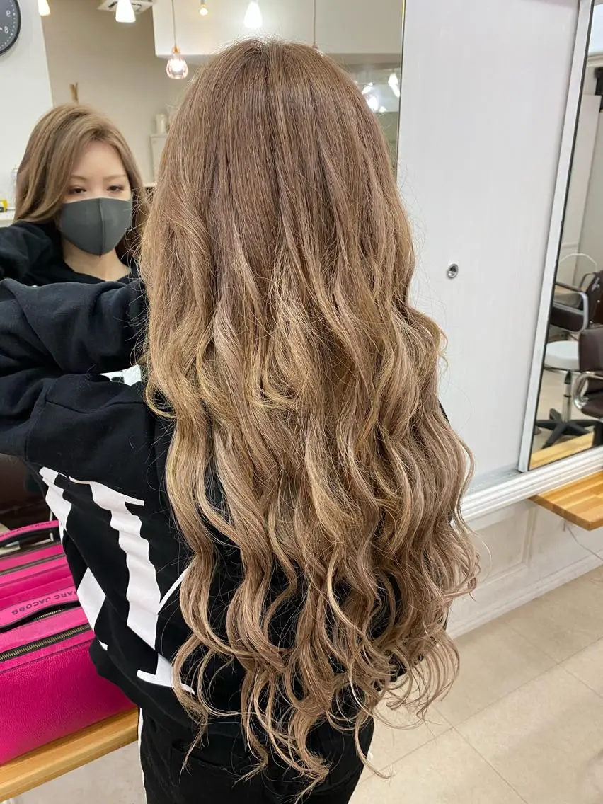 ロング カラー 🧡可愛い色落ち🧡 ハイトーン特化🧡のヘアスタイル