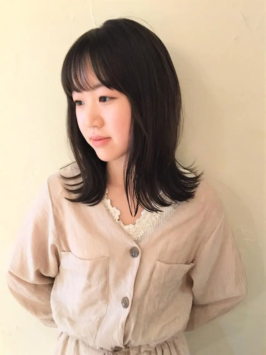 ミディアム シマダ アユミのヘアスタイル