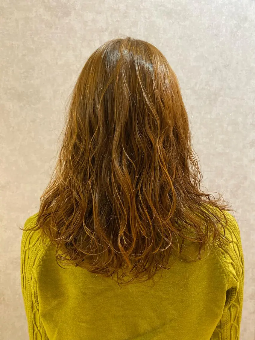 セミロング 浦口友華 ♡  暖色系カラーのヘアスタイル