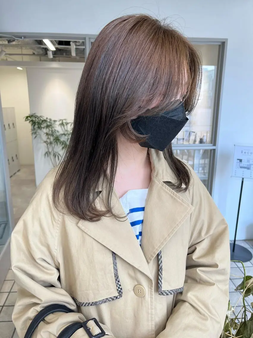 ミディアム カラー ヘアアレンジ 🫧umu.🫧韓国 /レイヤー/ハッシュのヘアスタイル