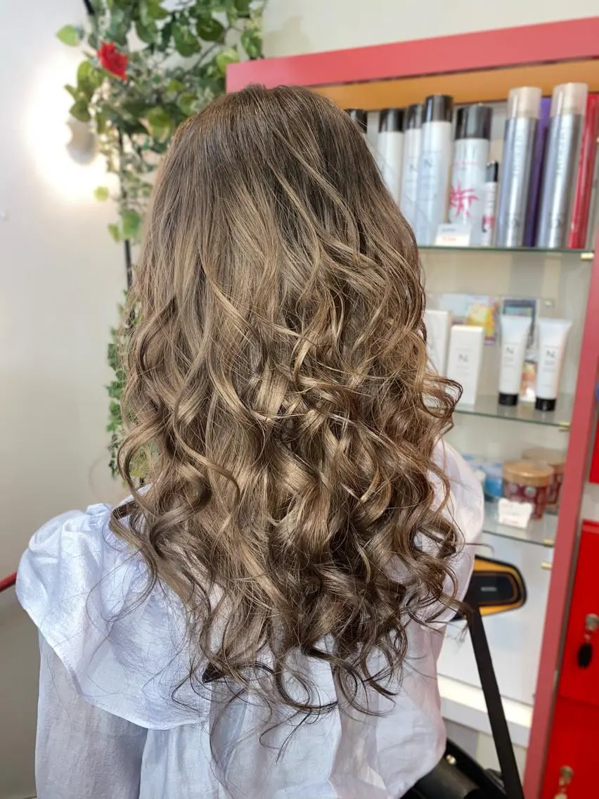 セミロング ヘアカラー ゆぴ☾/推しカラー /ハイトーンのヘアスタイル